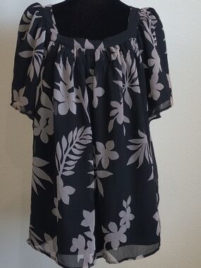 EVRI Black Floral Square-Neck Tunic with White Floral Print